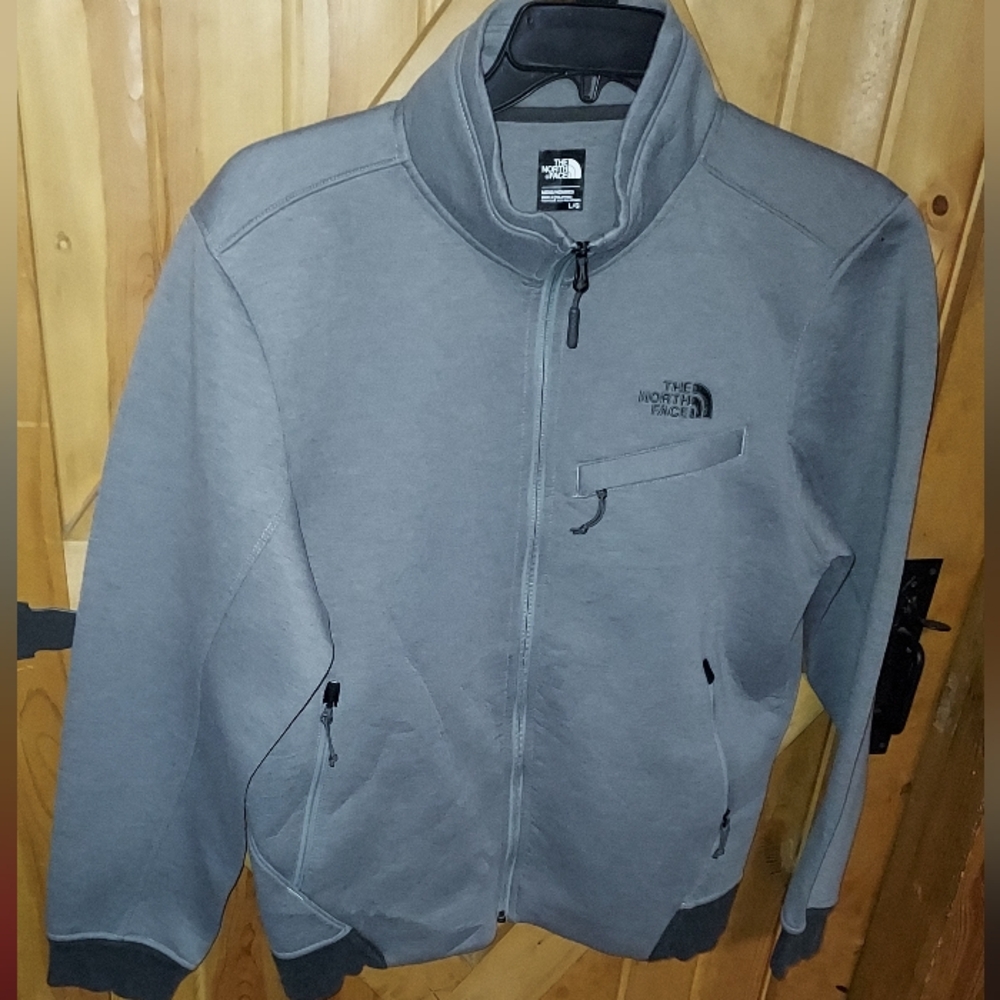 The North Face Men's Performance Jacket in Gray..L